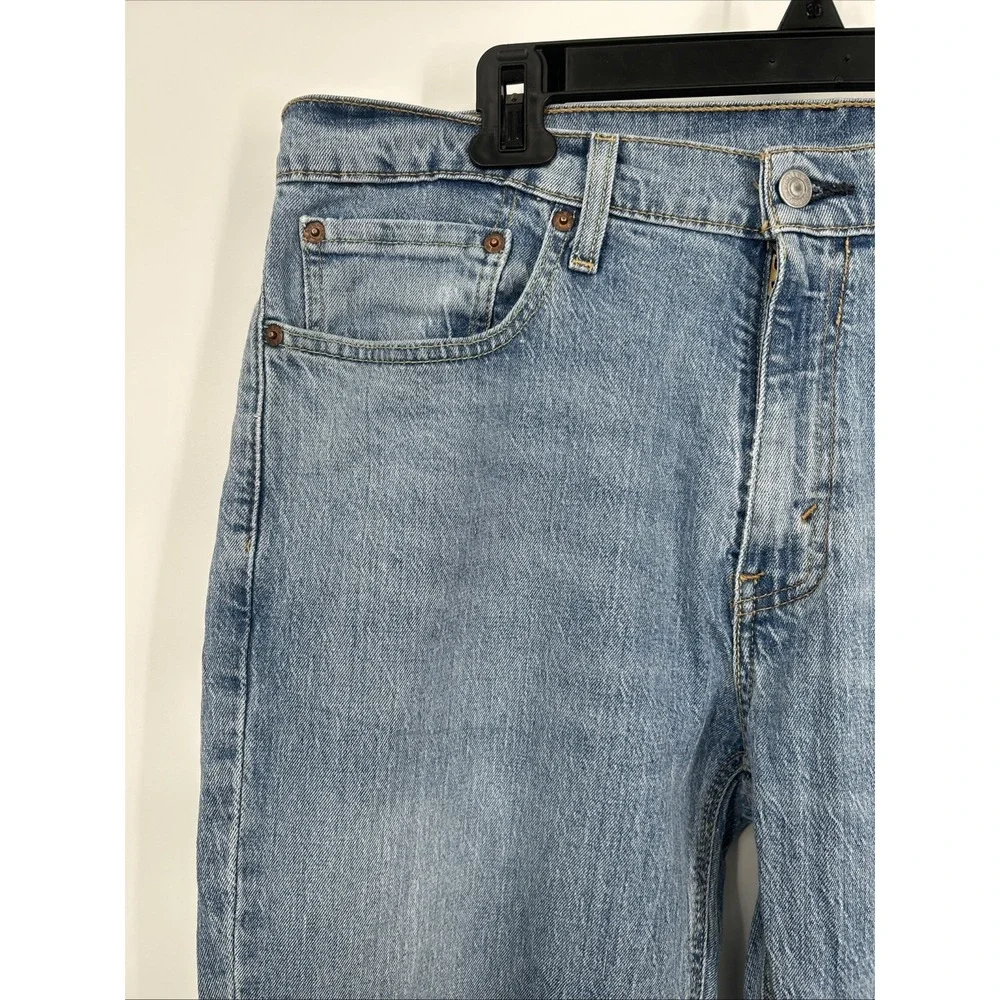Levis 541 Athletic Taper Light Wash Blue Denim Jeans Mens 34x30 18181-0667 - Picture 2 of 14